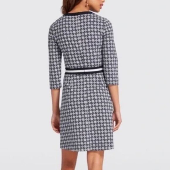 DRAPER JAMES Honeycomb Floral Dress Navy Blue White 3/4 Sleeve Fit & Flare Dress - Picture 4 of 16